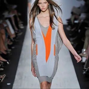 BCBG MAXAZRIA Runway silk v- neck sleeveless dress